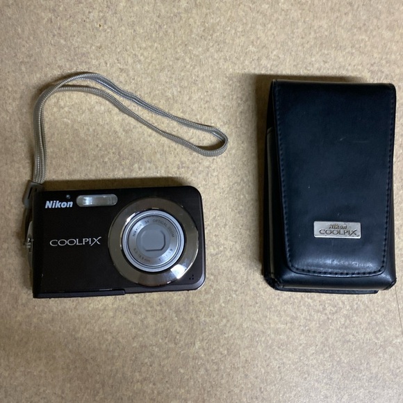 NWOB Nikon Coolpix S210 Digital Camera Black 8MP